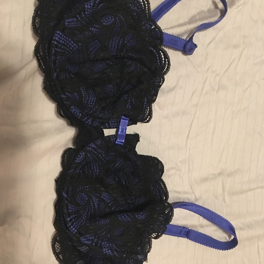Bras - Picture 2 of 3